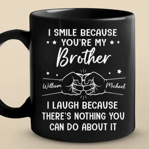 Un frère est un premier ami - Mug noir personnalisé pour la famille - Cadeau pour les membres de la famille