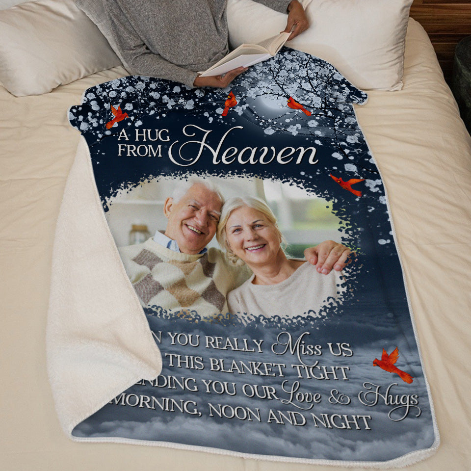 Custom Photo I'm Sending You My Hug From Heaven - Memorial Personalized Custom Blanket - Christmas Gift, Sympathy Gift For Family Members