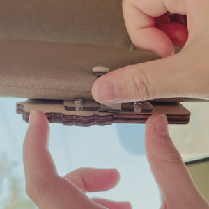 Nous vous surveillons - Clip de pare-soleil de voiture personnalisé pour chien et chat - Cadeau pour propriétaires d'animaux et amoureux des animaux